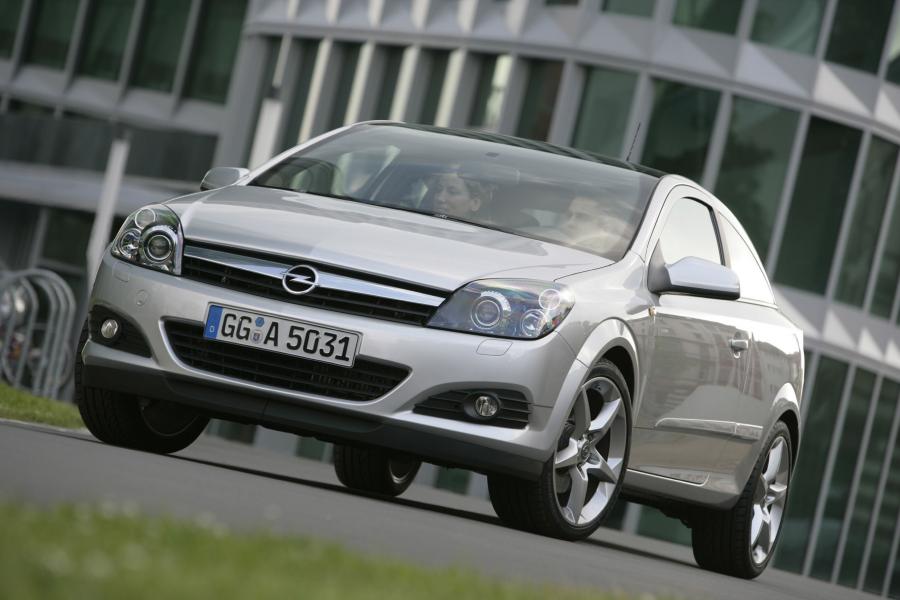  Opel Astra GTC 2005 года  (фото 178 из 212)